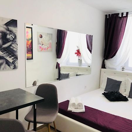 Central Petit Room Brașov Exterior foto